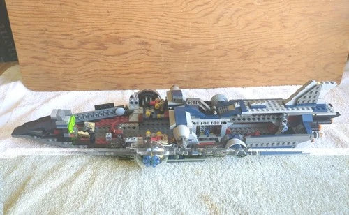 LEGO Malevolence -9515 Incomplete - NO MINIFIGS