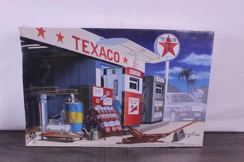 NEW Sealed Texaco Service Station From the 60's Model Kit 1:24 Scale MRC BC100