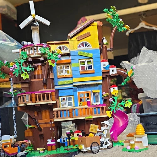 41703 Friendship Tree House No Box