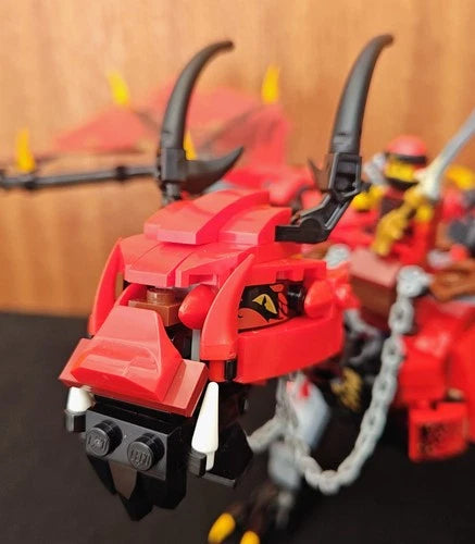 Lego NINJAGO - Firstbourne - 70653 Hunted - 100% Complete - Huge Red Dragon!
