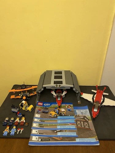 LEGO City - 60103 Airport Air Show w/ Manuals 100% COMPLETE - 2016 Retired