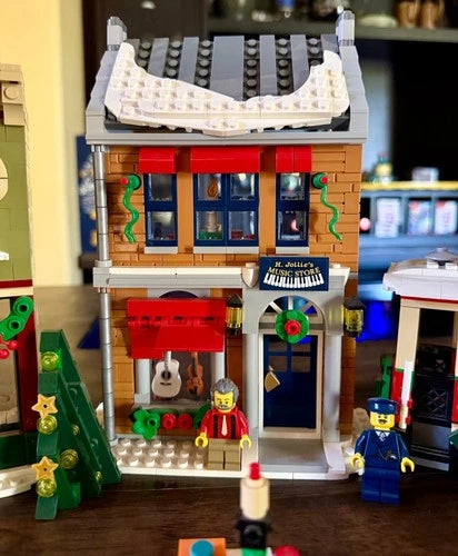 MEOW Icons Holiday Main Street 10308 Winter Village Retired Built w/ Minifigs