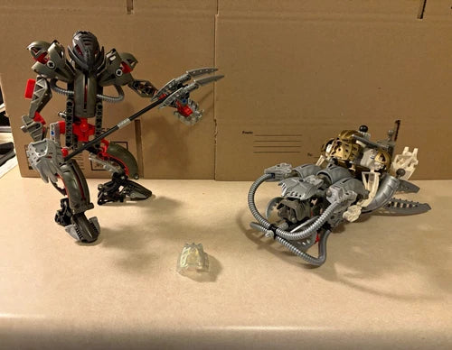 MEOW BIONICLE 10201 Takutanuva complete with movie mask