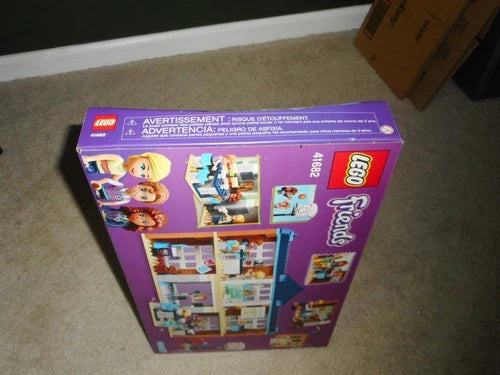 MEOW FRIENDS HEARTLAKE CITY SCHOOL 41682..**SEALED**NEW**FREE SHIPPING**