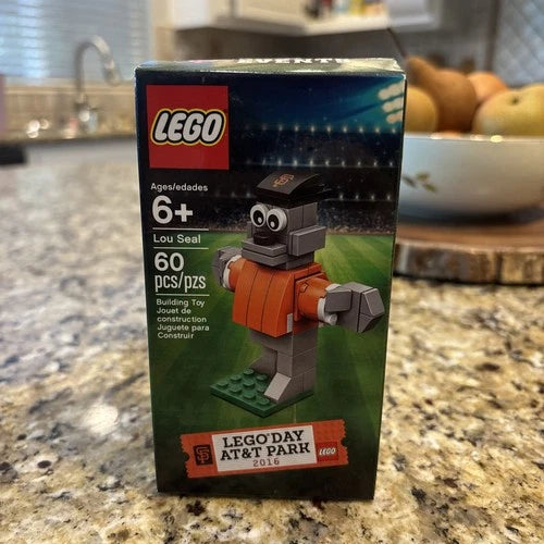2016 MEOW Day AT&T Park Lou Seal - 60 PCs, Sealed Set