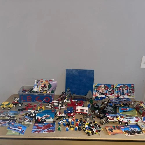 ******MEOW lot vintage Parts 80s 90s Bricks Building MEOW Figures Read!!!!*****