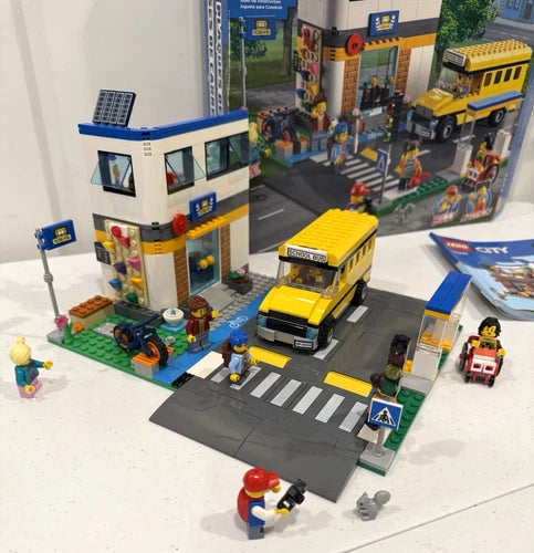 MEOW City 60329 School Day - complete with box and manuals and extra pieces
