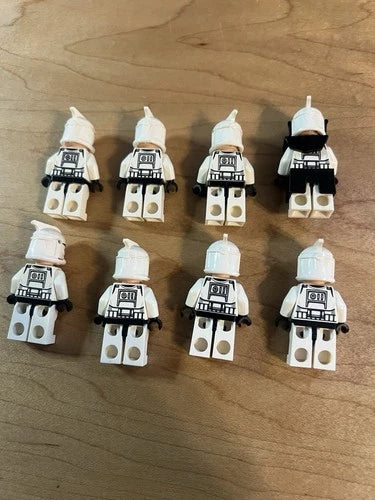 Lego Star Wars Minifigure: P1 Clone Trooper Black Armor with 7 other P1 Clones