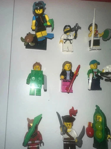 Complete Lego series 20 in collector condition