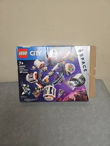 MEOW Open Box 60433 CITY: Modular Space Station. 1097 pieces. Sealed polybags.