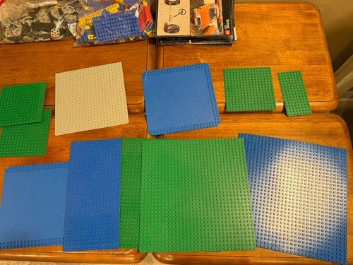 LEGO Vintage Lot, Baseplates, Electronics, Gears, Weights, Treads, OLD ,RARE/HTF