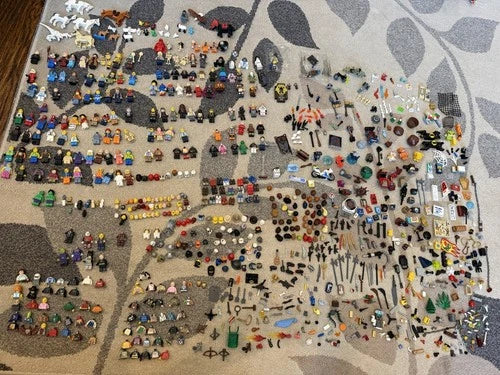 Huge LEGO Minifigures Collection Lot - Star Wars, City, Marvel + Weapons & Parts