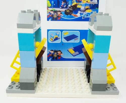 Lego Duplo 10599 - Batman Adventure Bridge Superman w/ extra Batmobile!