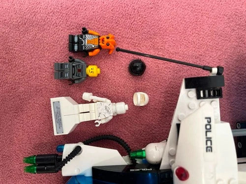 LEGO Space Police III 5974 Galactic Enforcer Spaceship,all figures,Pls Read Desc