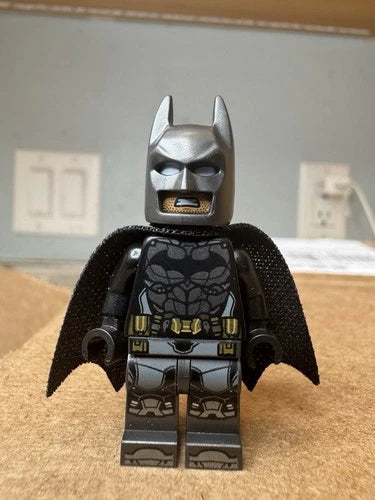 MEOW DC Super Heroes Minifigure SH0535 SH535 Batman with Dark Gray Armor