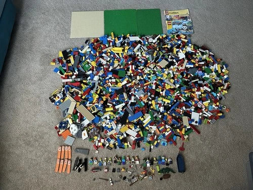 Lego Bulk Lot 11lbs+ Pieces & Minifigures - Pirates City Classic Minecraft Look