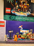 MEOW Ray the Castaway 40566 + Cosmic Cardboard 40533 + Alien Space Diner 40687