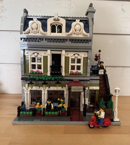 LEGO 10243 Creator Parisian Restaurant Completely Built wMinifigs & Manuals Rare