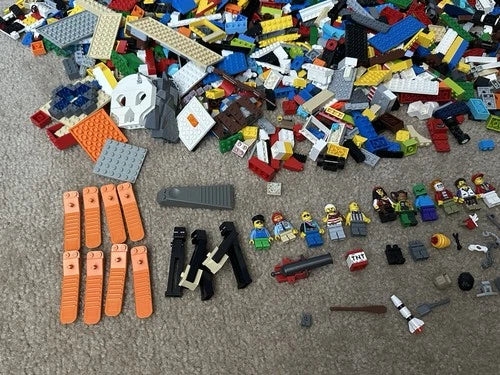Lego Bulk Lot 11lbs+ Pieces & Minifigures - Pirates City Classic Minecraft Look