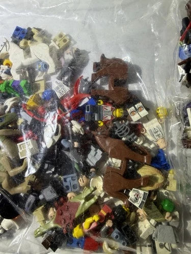 LEGO random Lot Minifigure Parts & Accessories, bricks