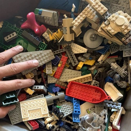 MEOW Bulk Lot Loose Mixed Bricks Plates Pieces in Storage Tub Multicolor