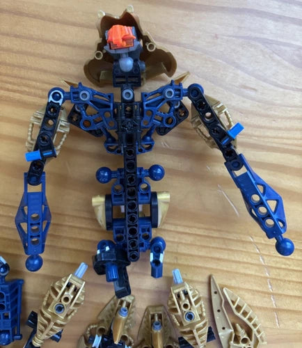 LEGO BIONICLE Brutaka 8734 Incomplete MASK weapon parts feet arms legs head lot