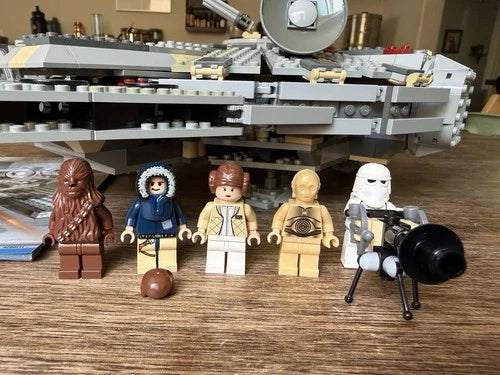 MEOW Star Wars Millennium Falcon (4504) Complete w/ Box + Minifigs 985pc