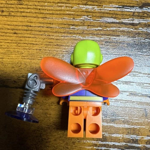 RARE MEOW Killer Moth minifigure. Only released in one set ever. Lightly used.