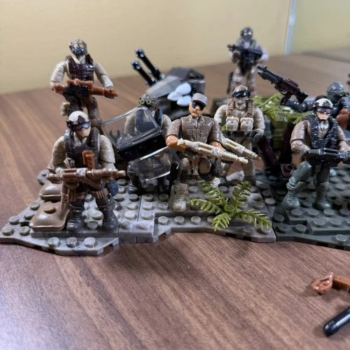 Call of Duty - MEGA BLOKS Lot of 4 READ DESC. 2013/2014 Troopers Drone RIB Beach