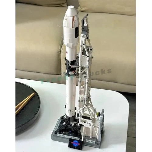 869PCS Moon Landing Space Rocket Building Blocks Set Adults Kids Gift 14+ MOC