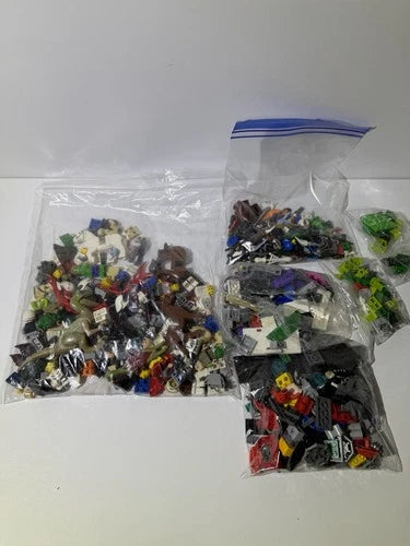 LEGO random Lot Minifigure Parts & Accessories, bricks