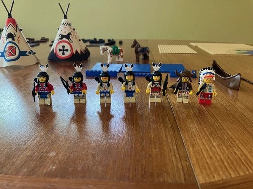 MEOW Western 6763 Rapid River Village – 7 Minifigures, Near Complete